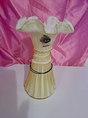 Fenton Ruffled Top Glass Vase -